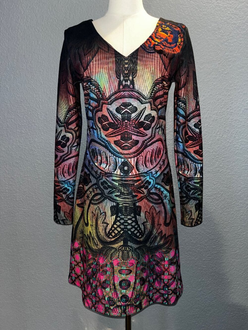 DESIGUAL TENFORT Multicolor Embroidered Abstract Graphic V-Neck Dress - NWOT - M
